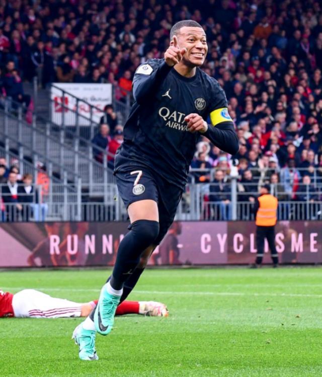 英超买球站-【法甲】扎伊尔世界波，姆巴佩梅开，巴黎3-2客场绝杀